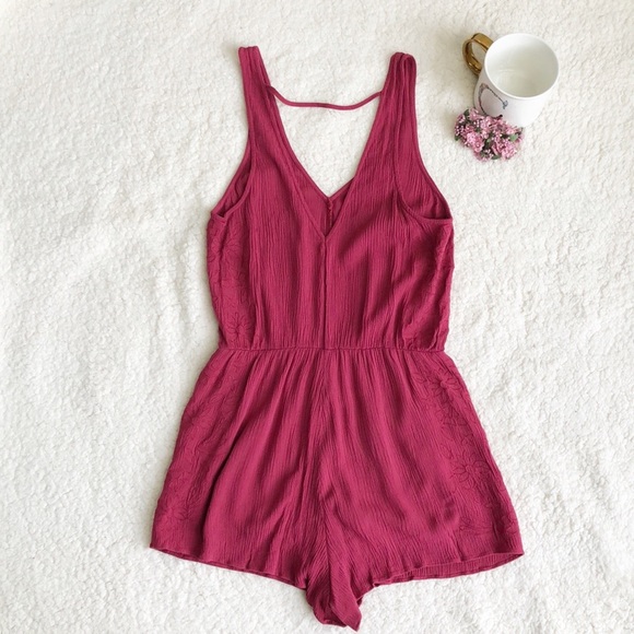 Forever 21 Romper with Boho Floral Embroidery Sz S - Picture 2 of 8